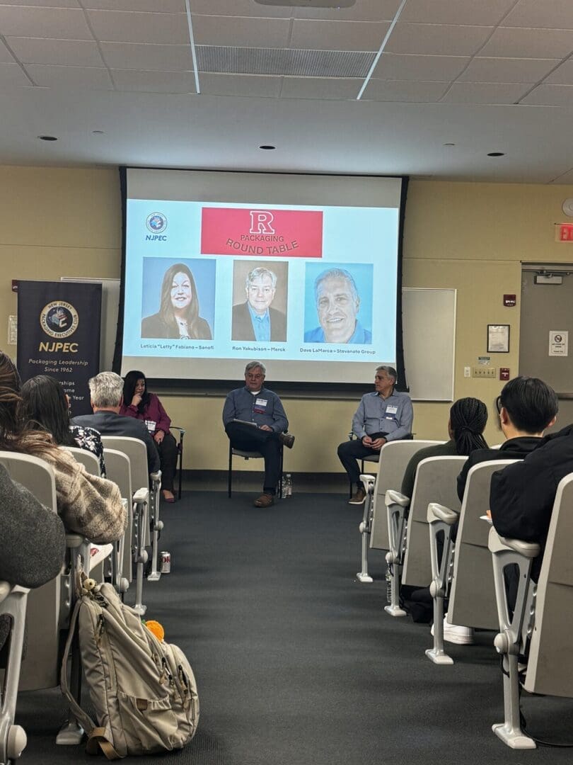 Packaging roundtable discussion with speakers.